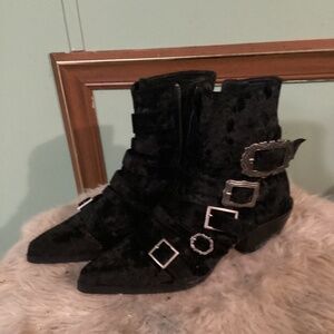 Shape shifter ankle boots